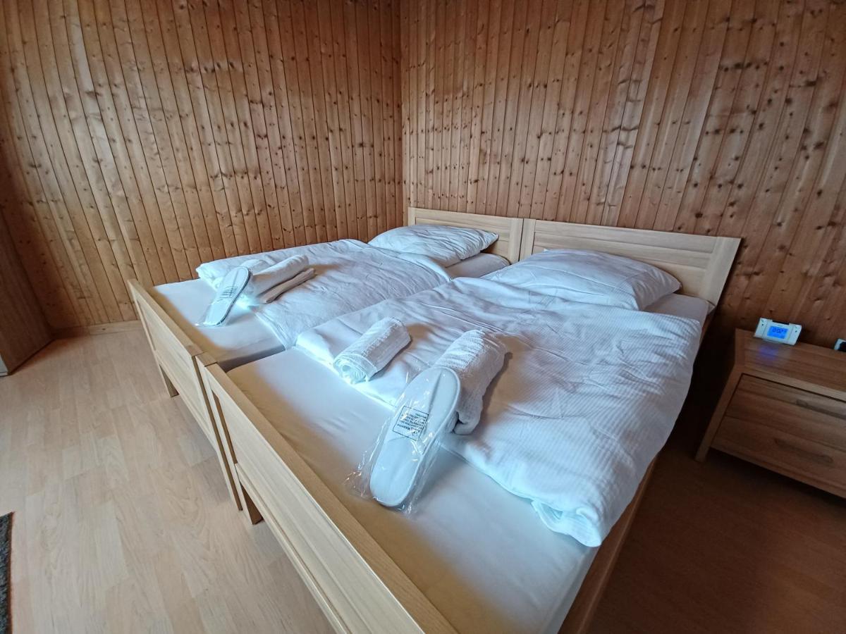 Ruhige Freistehender Bungalow Mit Parkplatz เบ็กคุม ภายนอก รูปภาพ